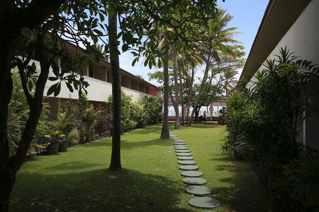 Catamaran Beach Hotel Negombo Exterior foto