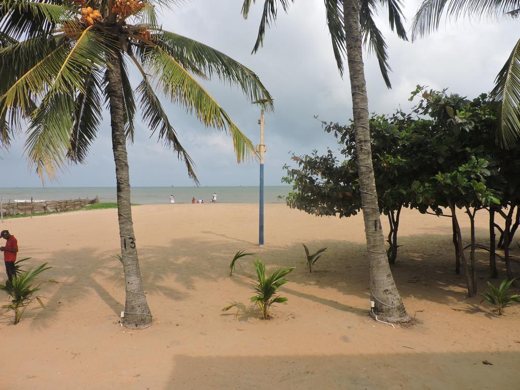 Catamaran Beach Hotel Negombo Exterior foto