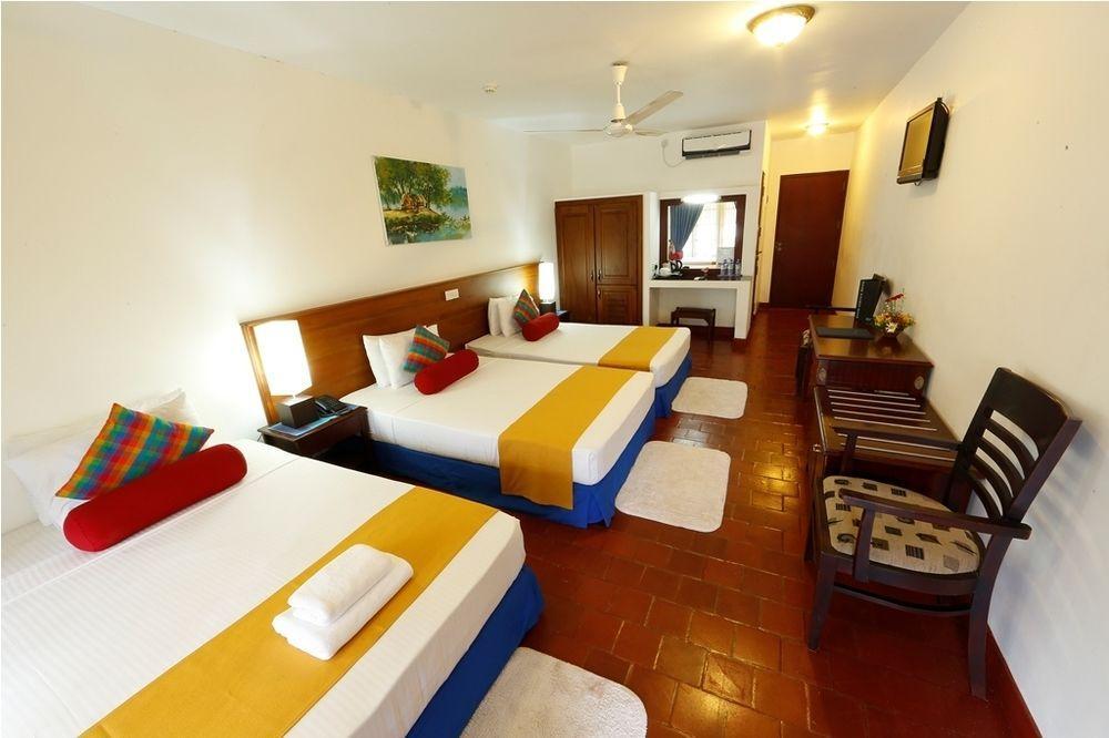 Catamaran Beach Hotel Negombo Exterior foto